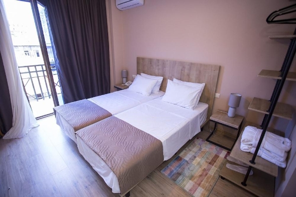 Hotel N16 (P'eria)